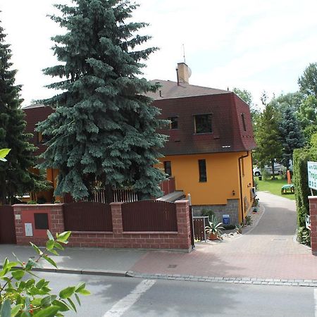 Pension Trojska Prag Exterior foto